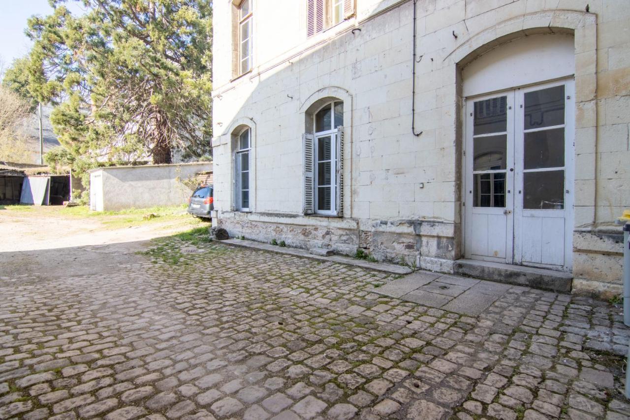Apt Bords De Loire - Rdc - Au Pied Du Chateau Saumur Exterior photo